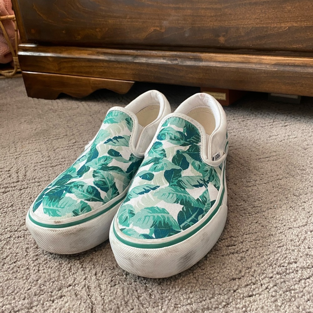 Customized Platform Vans - Picture 2 of 3